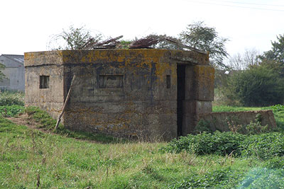 Warehorne pillbox